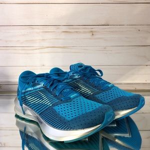 NWOT Brooks Levitate 4 Running Shoes /Women’s